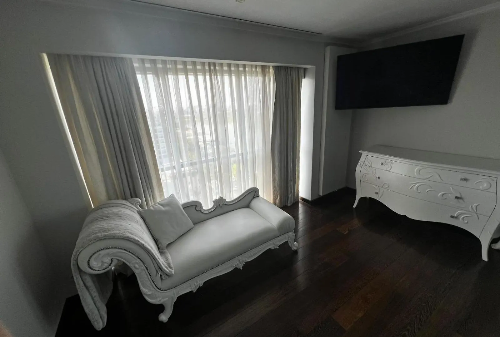 Marque De Lago Bucharest Apartment